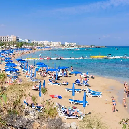 Sofia's Seaview Apartment *