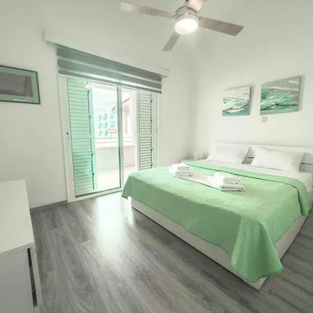 Sofia's Seaview Apartmán *