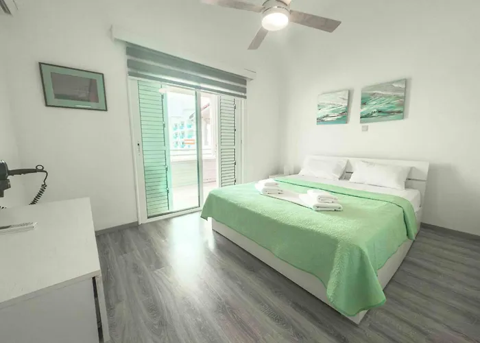 Sofia's Seaview Apartmán *